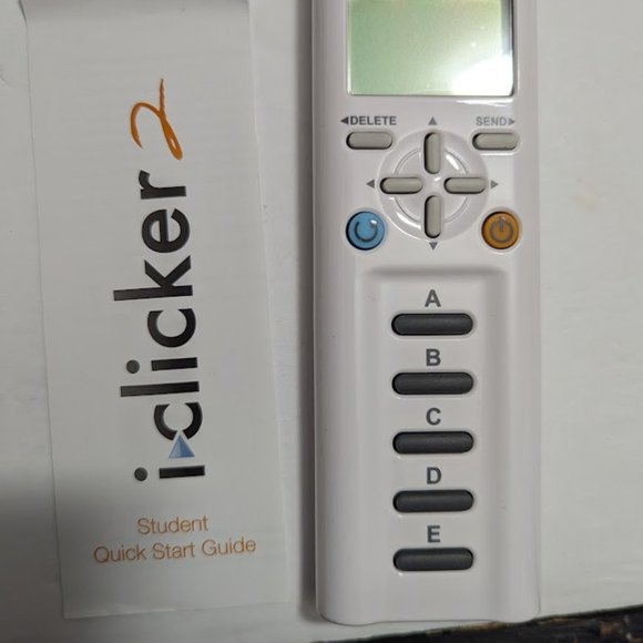 iClicker 2 Student Remote Classroom Response White With Batteries - Picture 1 of 4